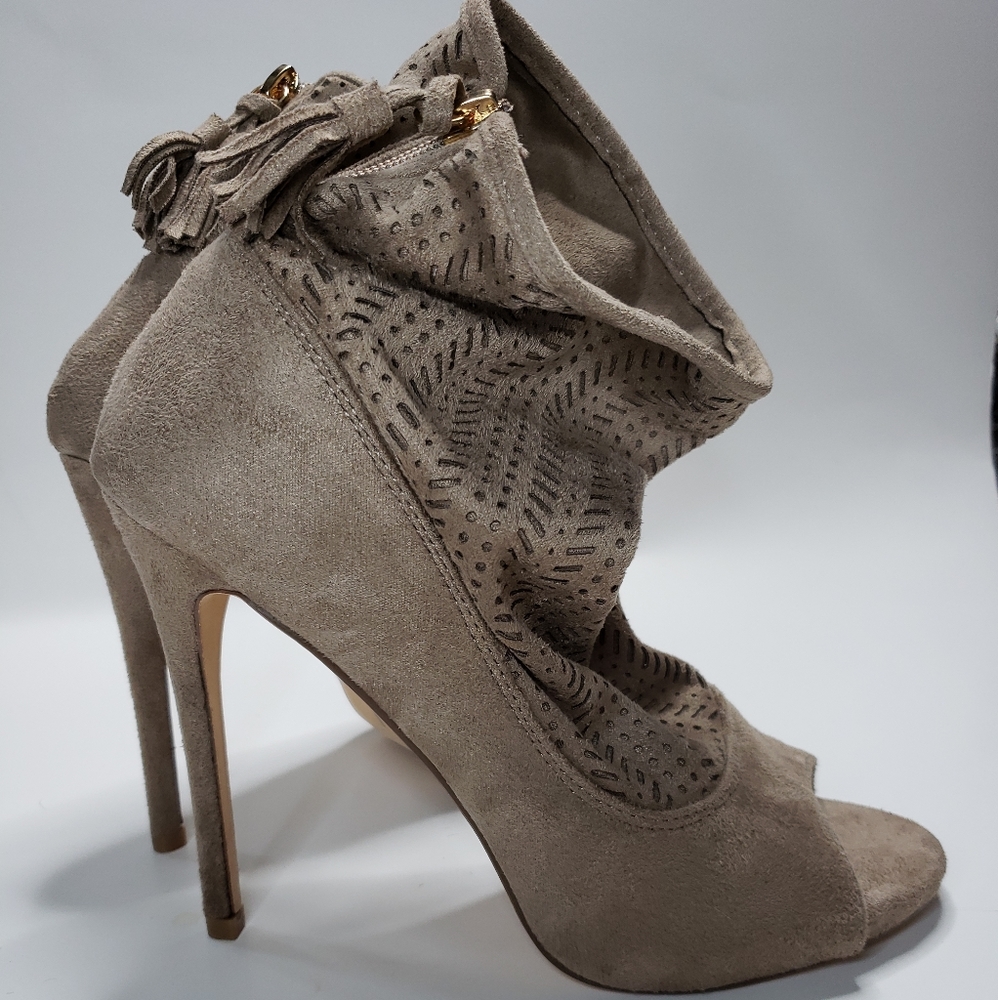 Justfab Romandy Bootie Size 8